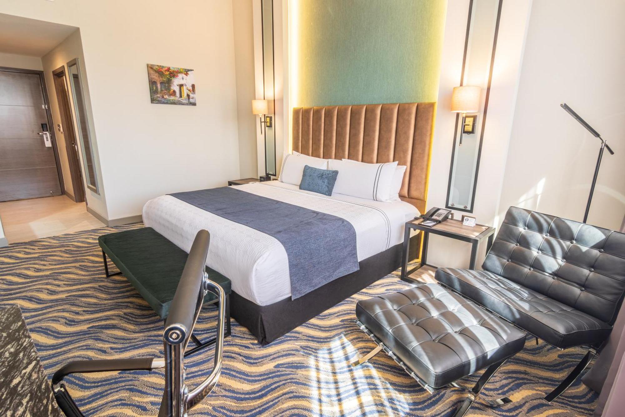Sonesta Hotel